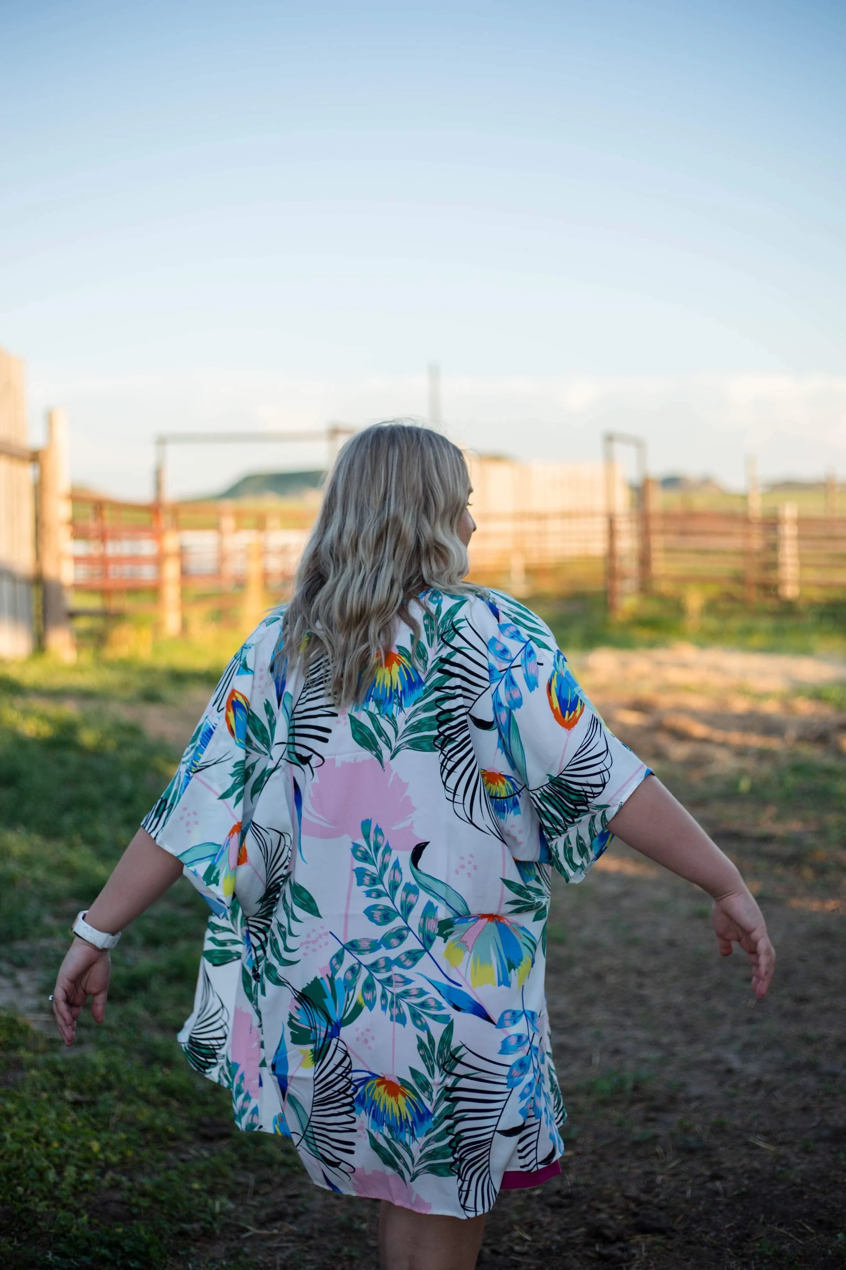 Meet me in the Hamptons tropical kimono